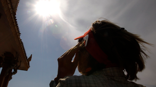 Un anciano que sufrió daño permanente en los ojos por ver un eclipse solar es la mejor advertencia para no hacerlo